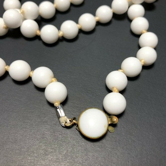 Vintage West Germany Beaded Necklace White Long - Picture 4 of 8